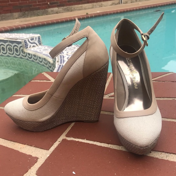 Guess by Marciano ‘PM Cherry’ Linen + Straw Wedges - Picture 3 of 8